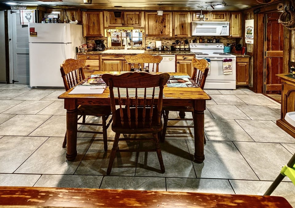 Kitchen and dining area.