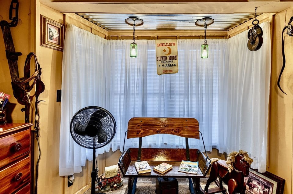 Front bedroom.