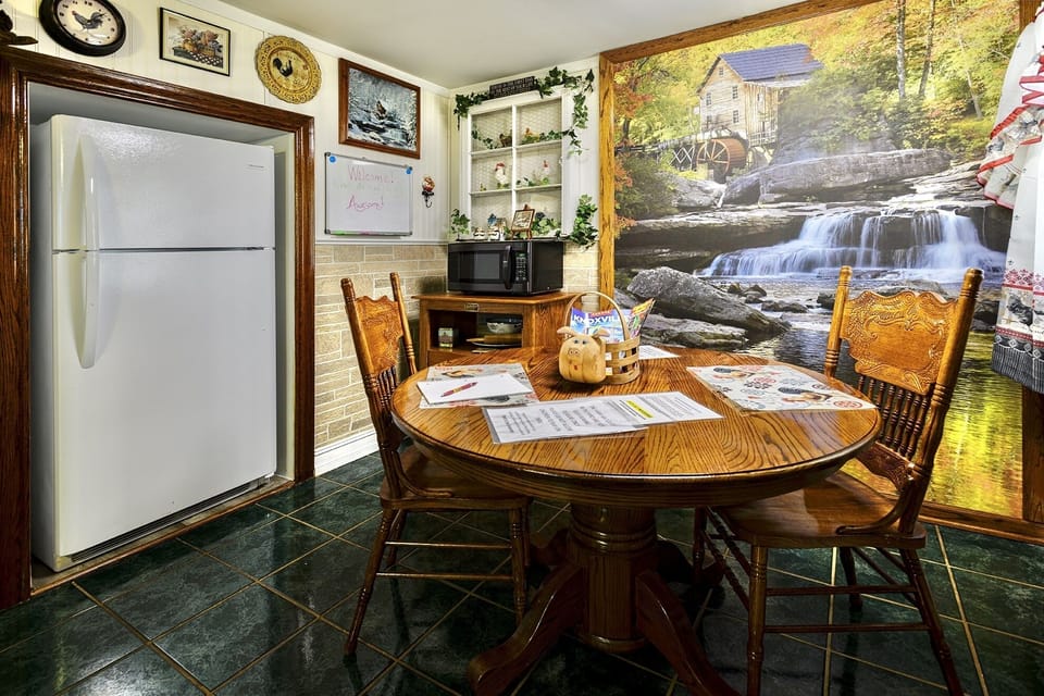 Kitchen and breakfast nook.