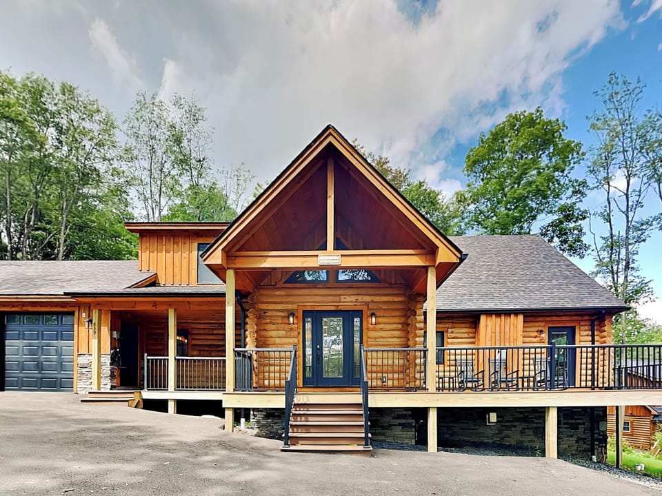 Welcome to Honey Bear Hideaway!