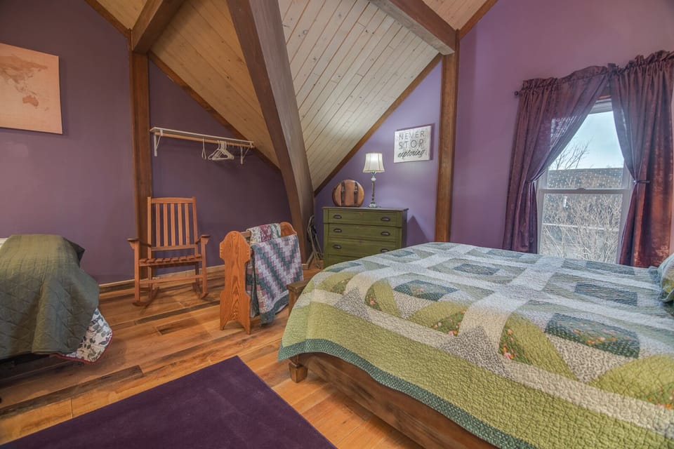 World Traveler Room #203
2 Queen
with room for a rollaway bed