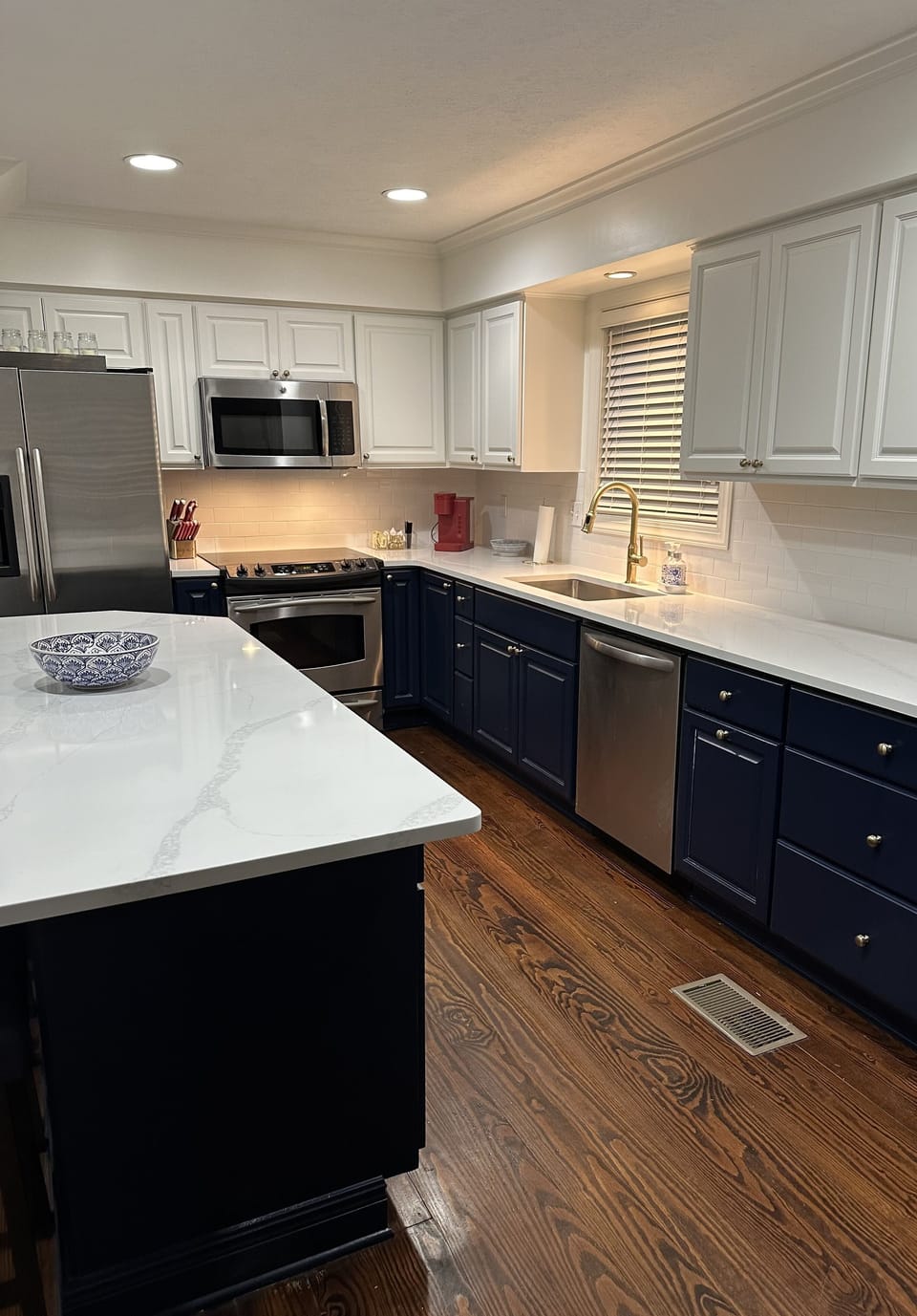 Recently updated counters, backsplash, faucet & appliances. 