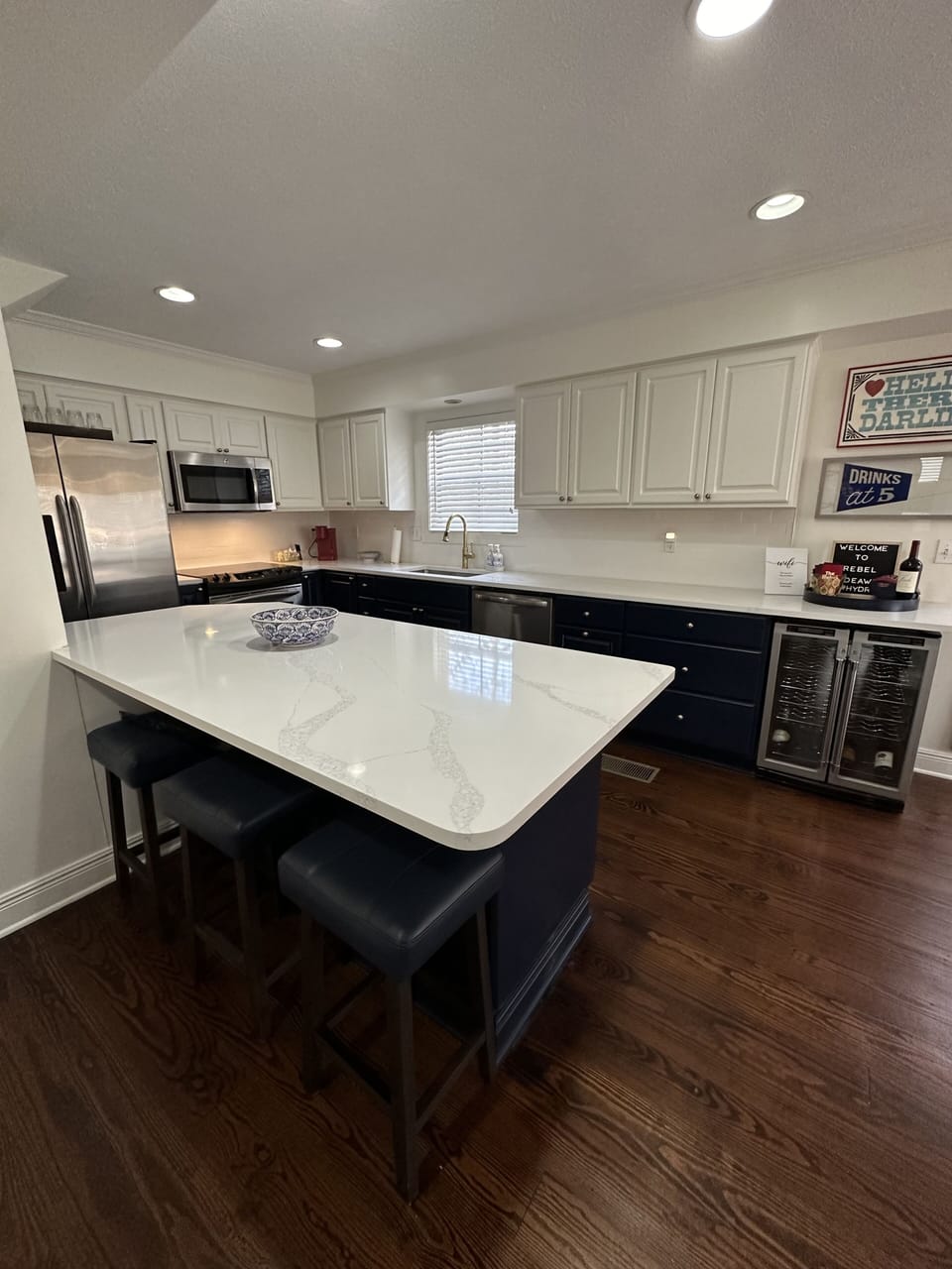 Updated kitchen with large island with additional
Seating. 