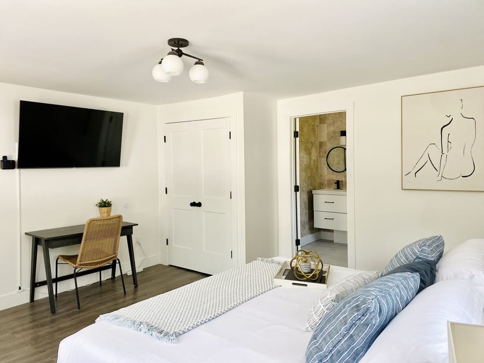 1st Floor Master Bedroom w/ Bath