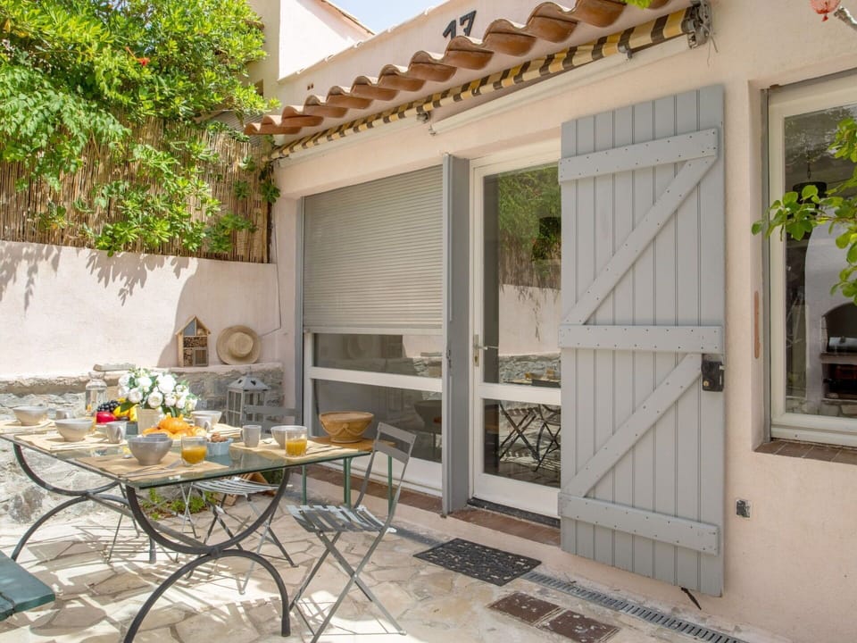 Building, Property, Window, Furniture, Table, Shade, Door, Wood, Interior Design, Plant