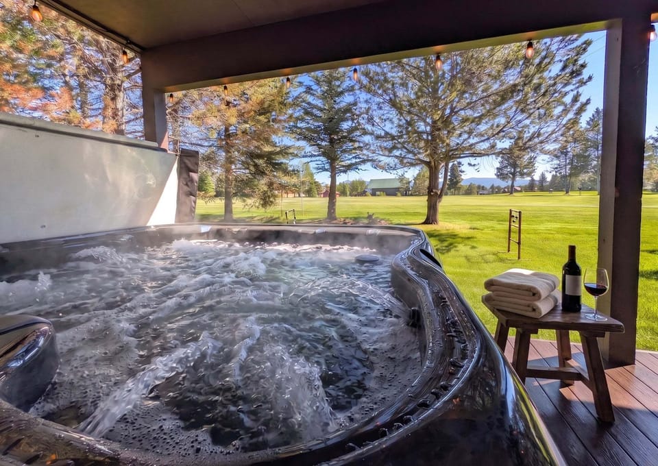 Deer View ~ hot tub