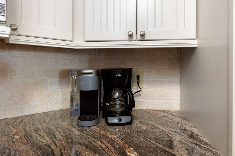 Sea View 202 - Beverage Center