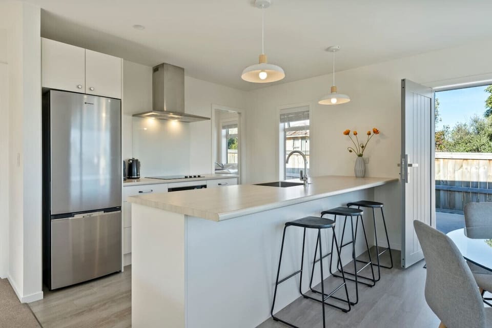 Full kitchen