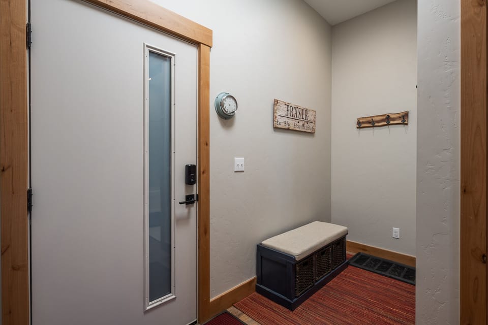 Entry space to store your gear