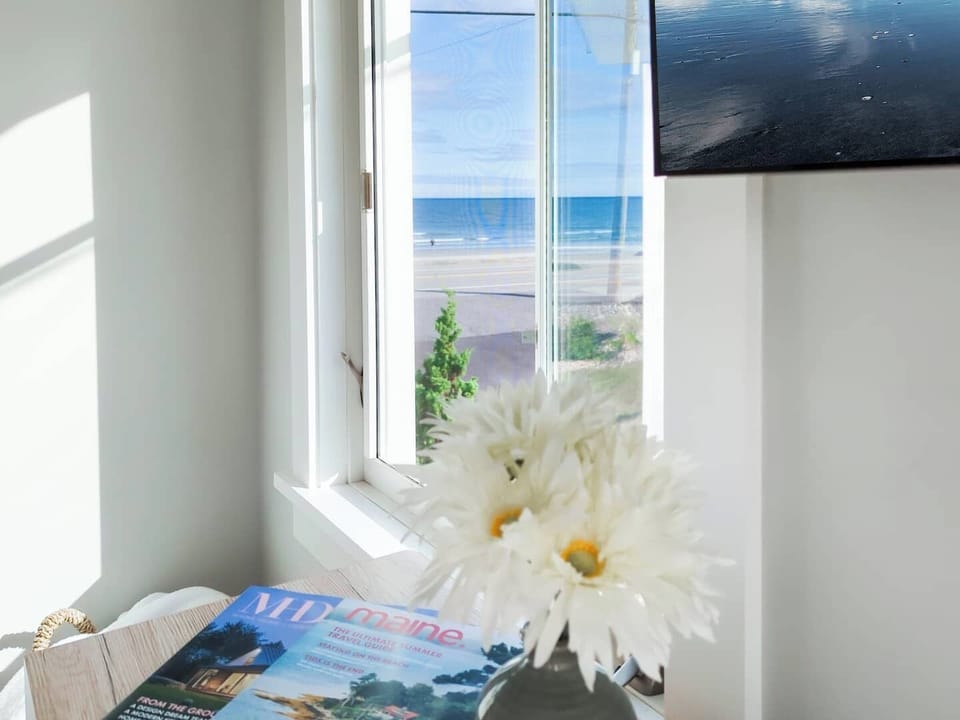 And the Long Sands Beach is just out the window!