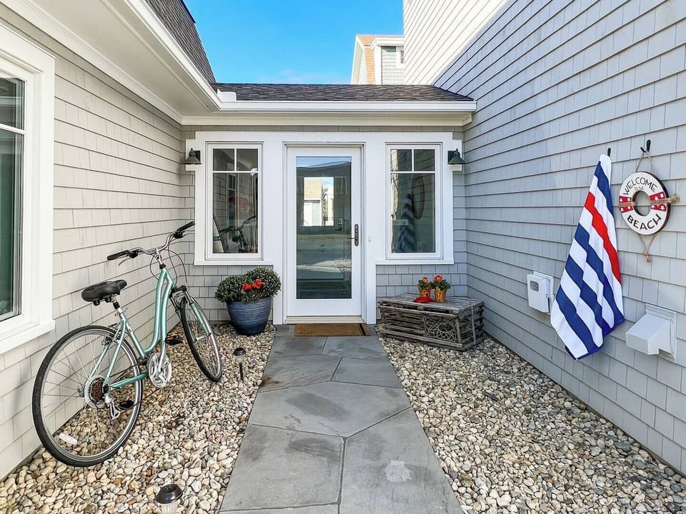 Welcome to the Top Deck at Nubble View!