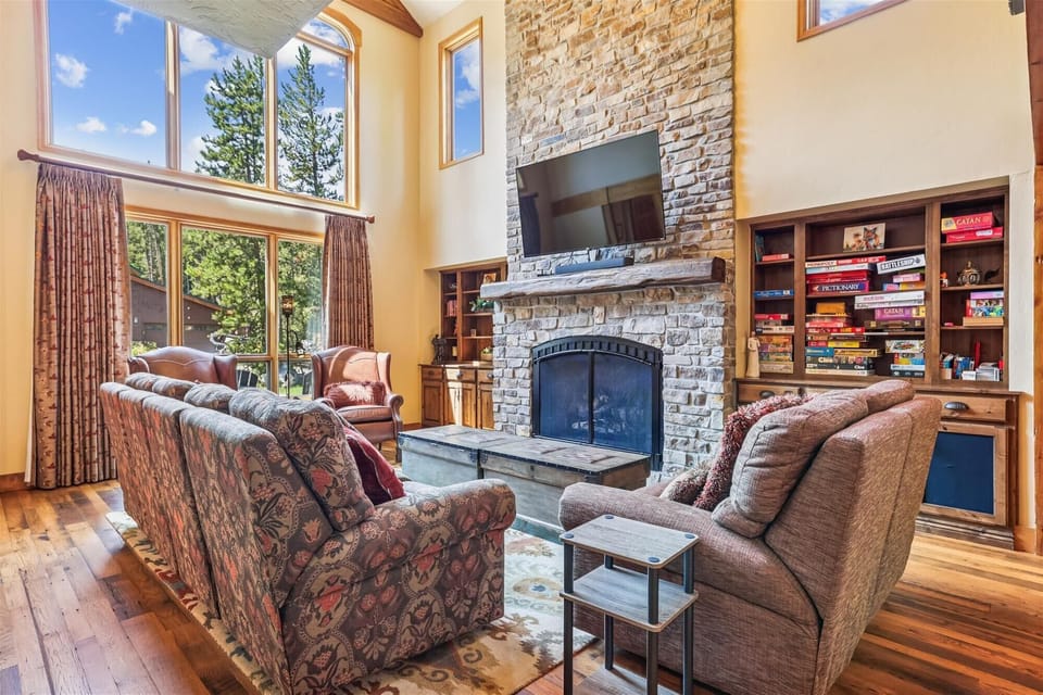 Living Area - Friendly Fox Chalet - Breckenridge Vacation Rental