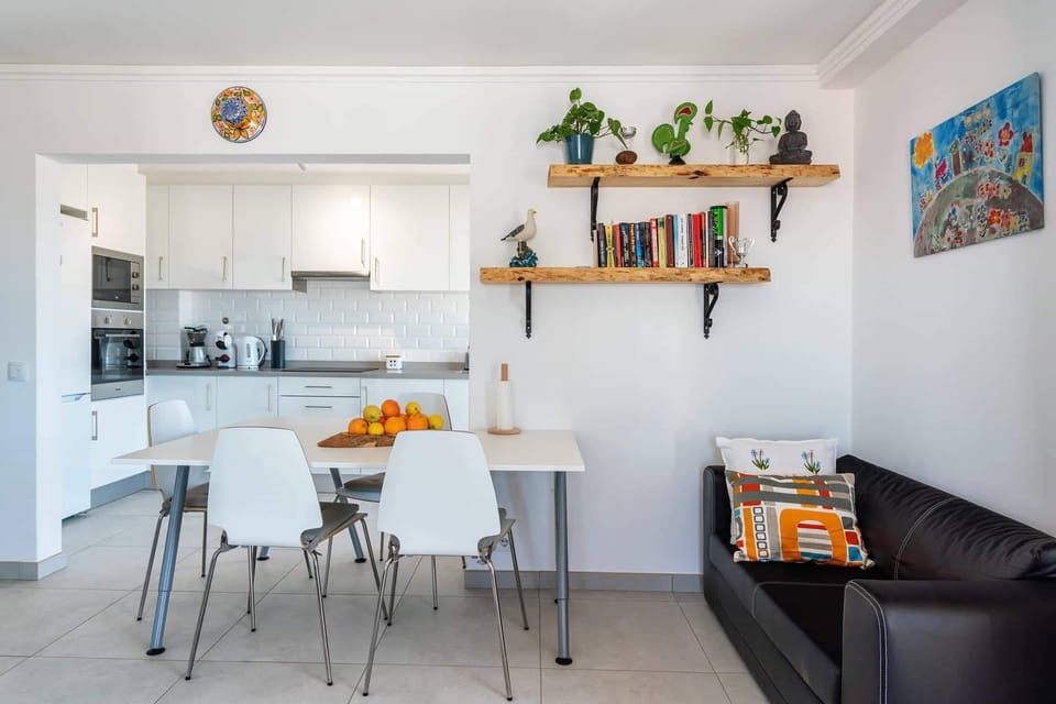 Dining area , seating area