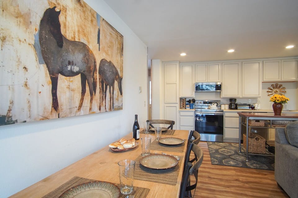 Dining Area for Six