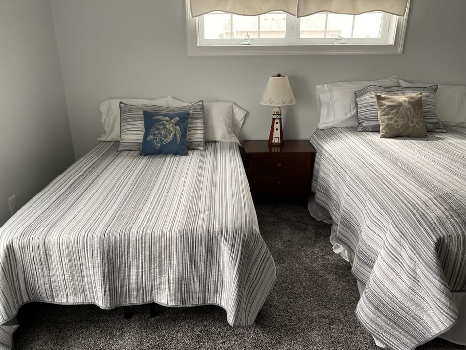 Third bedroom - queen and full size beds