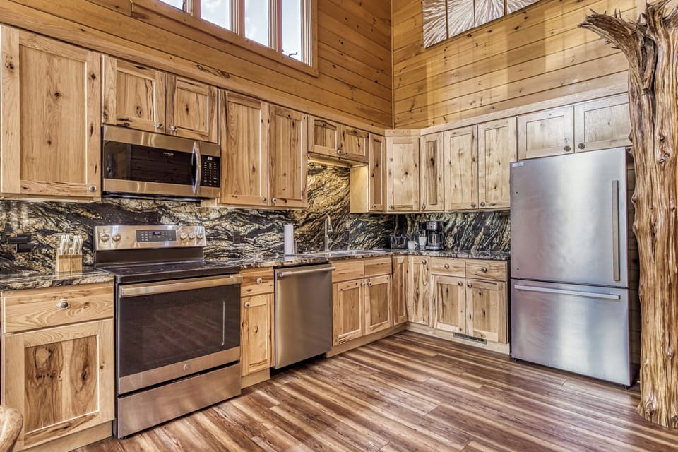 Beautifully Decorated Kitchen!