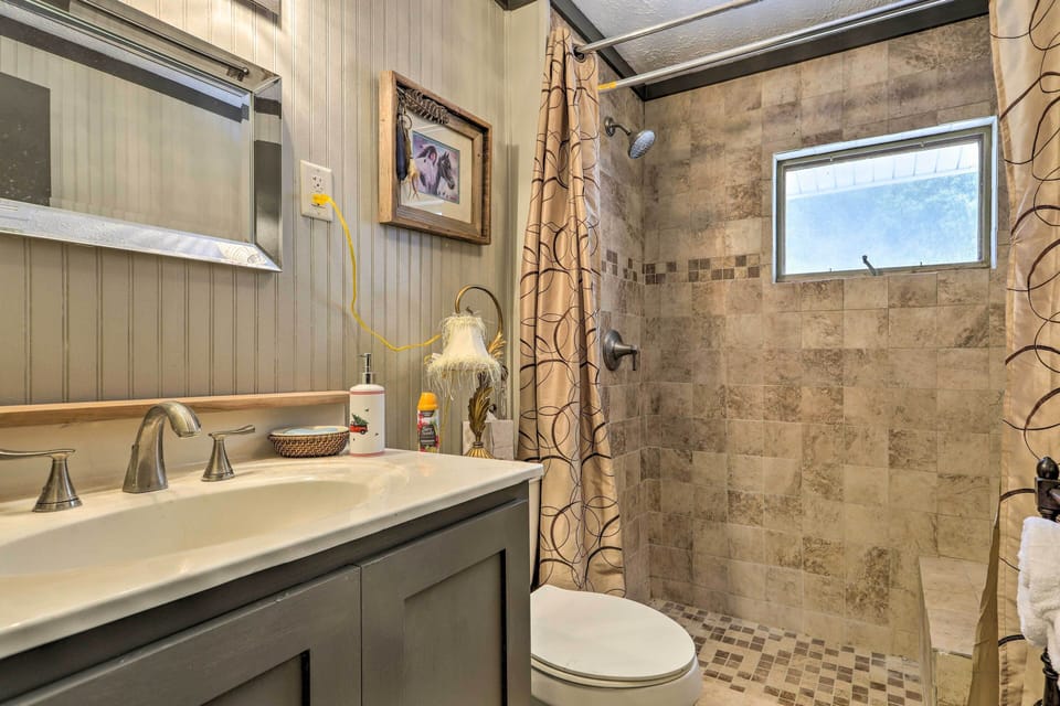 Full Bathroom