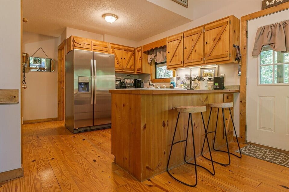 Fully Equipped Kitchen & Dining Area