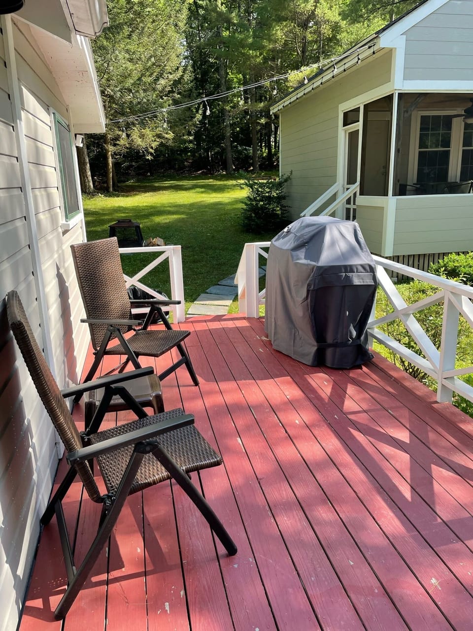 Side deck with grill
