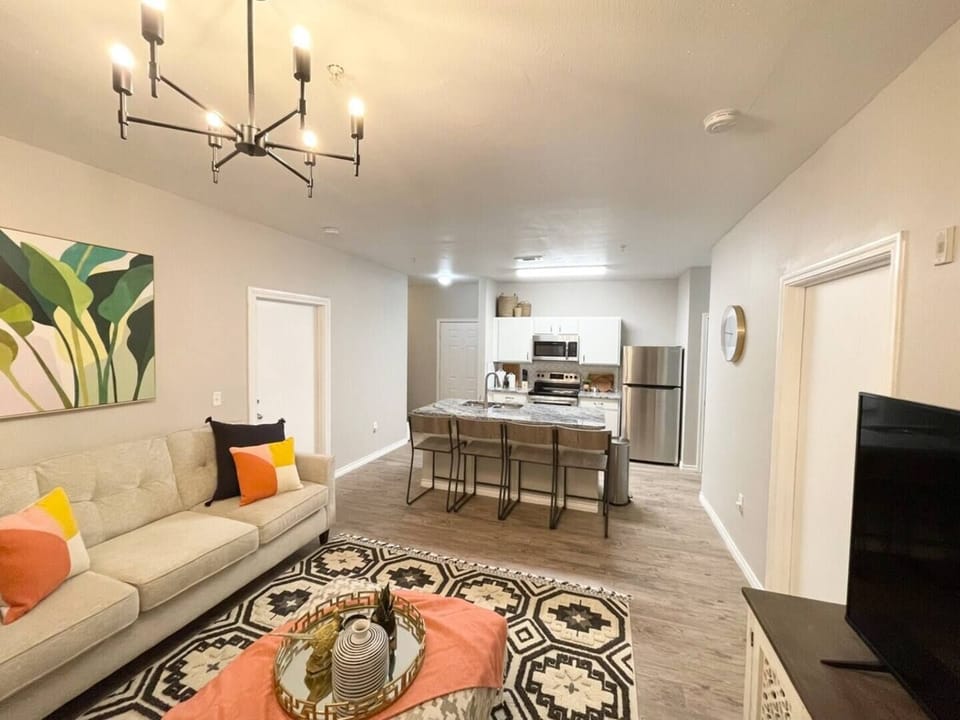 Living room / open kitchen 
