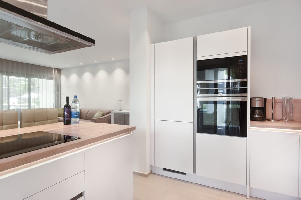 Fully equipped kitchen open to the living room
