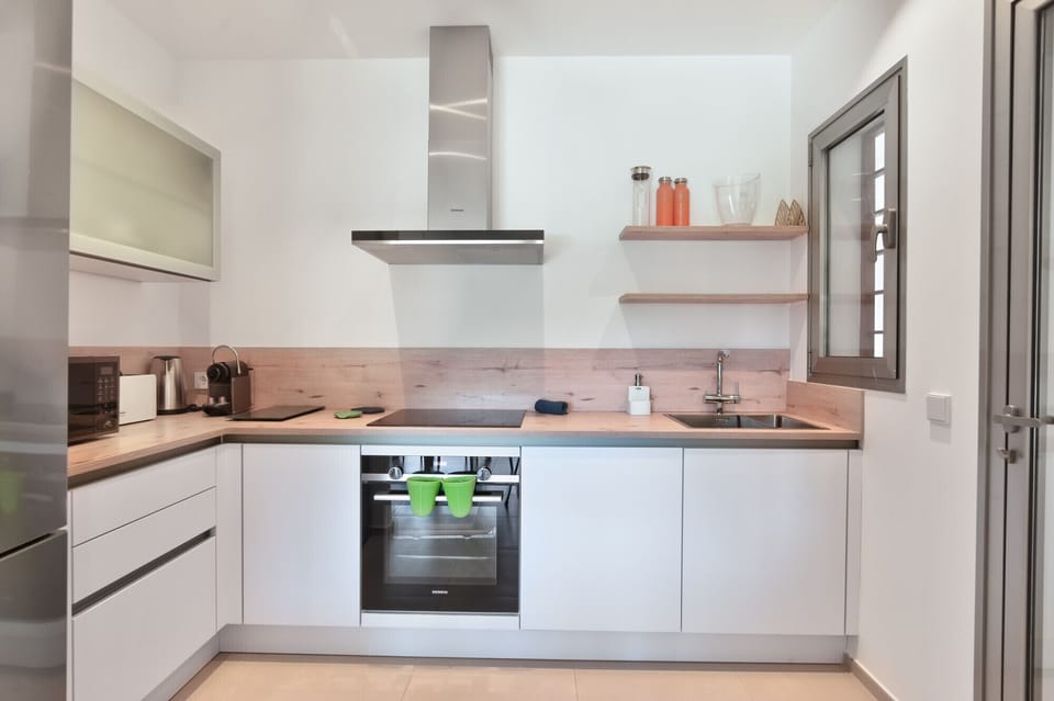 Fully equipped kitchen