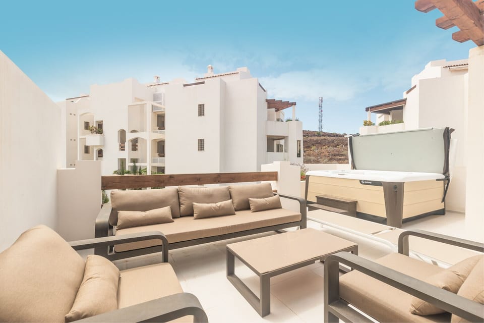 Rooftop jacuzzi with chill out area