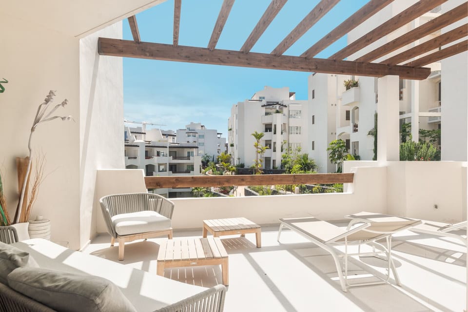 Large terrace with sunbathing area