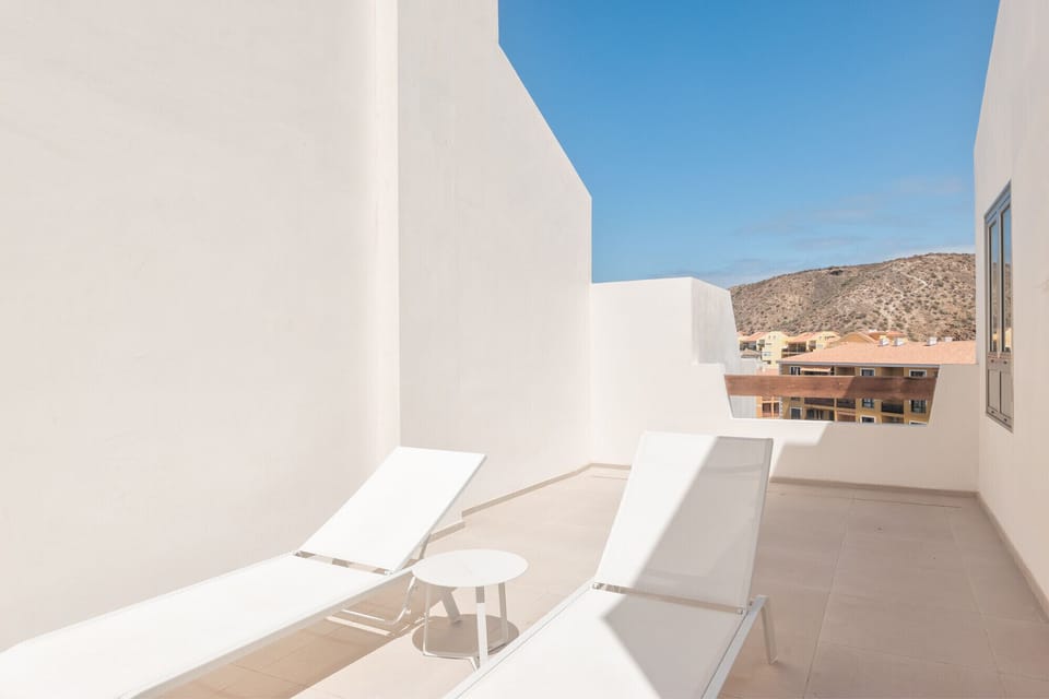 Large terrace with sunbathing area