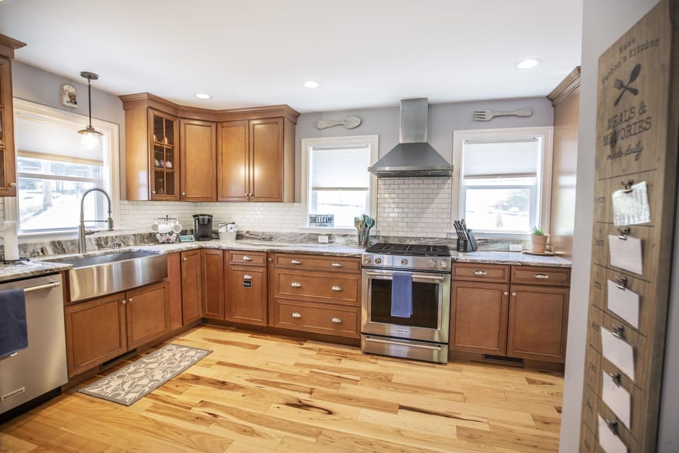 Cook to your heart's content in this full chef's kitchen!
