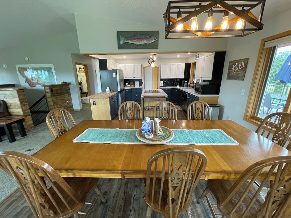 Kitchen and dining table