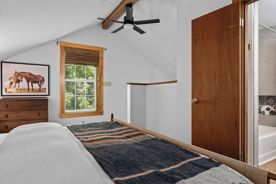 King bedroom upstairs