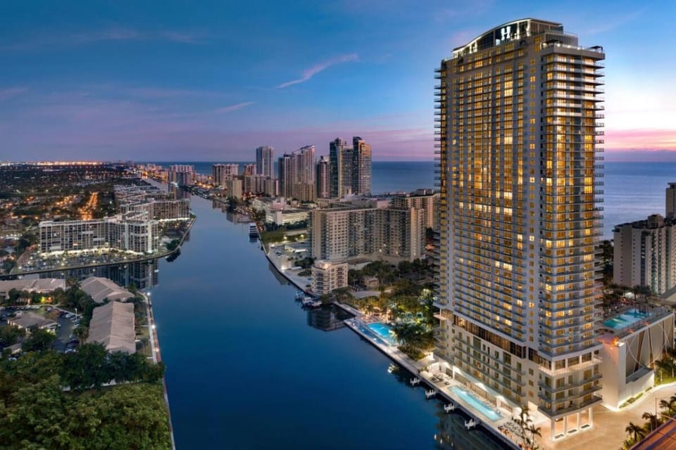 Soak up skyline-and-water views from this iconic high-rise.