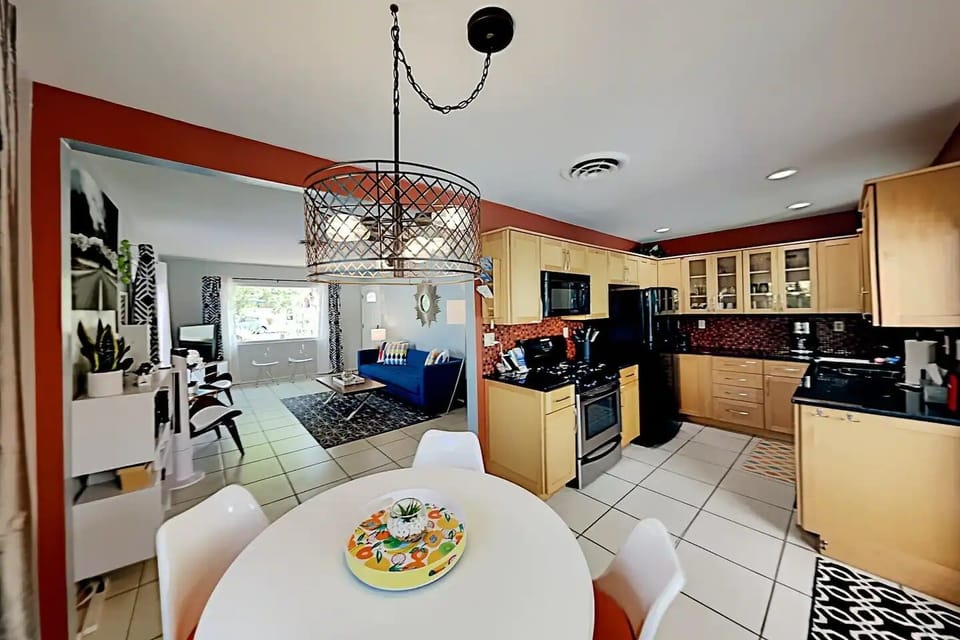 Open Floorplan Updated Kitchen