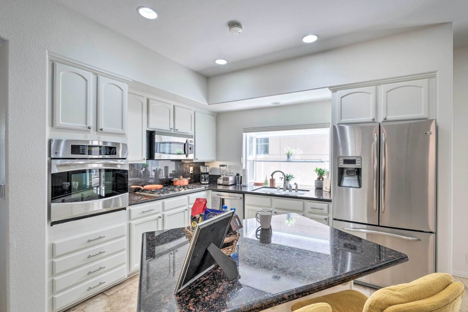 Kitchen | Cooking Basics | Coffee Maker | Paper Towels/Trash Bags Provided