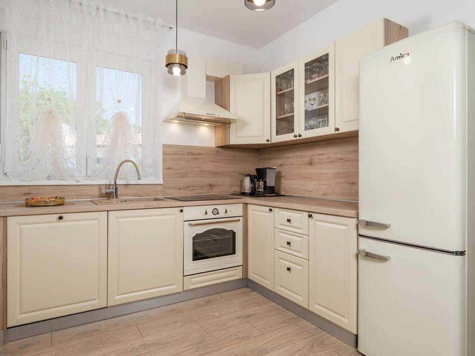 Cabinetry, Property, Sink, Countertop, Furniture, Building, White, Kitchen Sink, Wood, Drawer