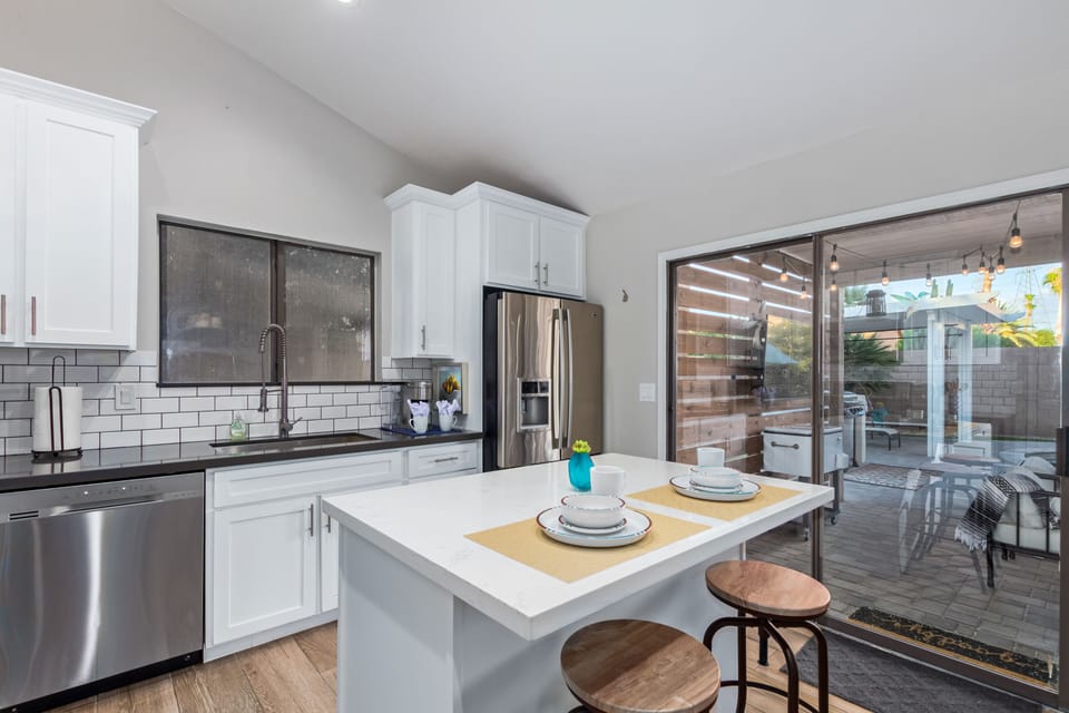Big Kitchen, No Worries