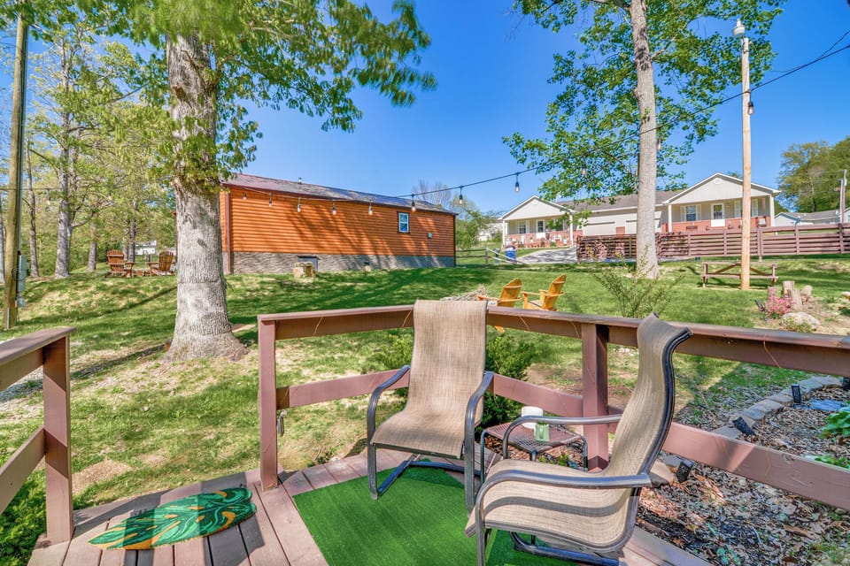 Somerset Vacation Rental | 2BR | 1BA | 2 Steps Required | 800 Sq Ft