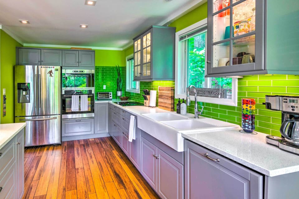 Kitchen | Equipped w/ Cooking Essentials