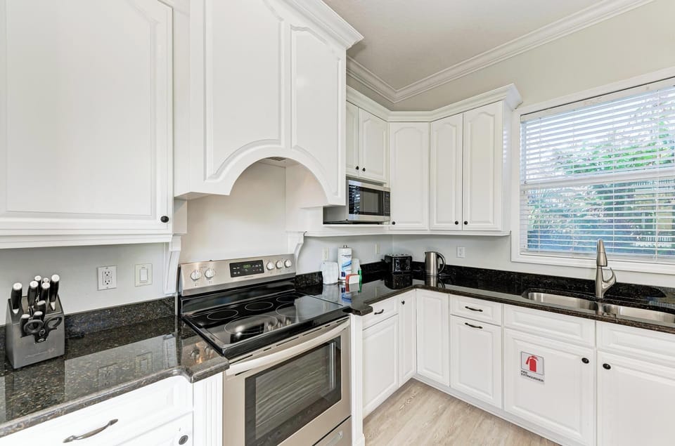 Flip Flop Inn Kitchen (4)