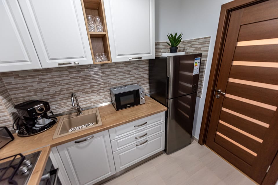 Full kitchen 