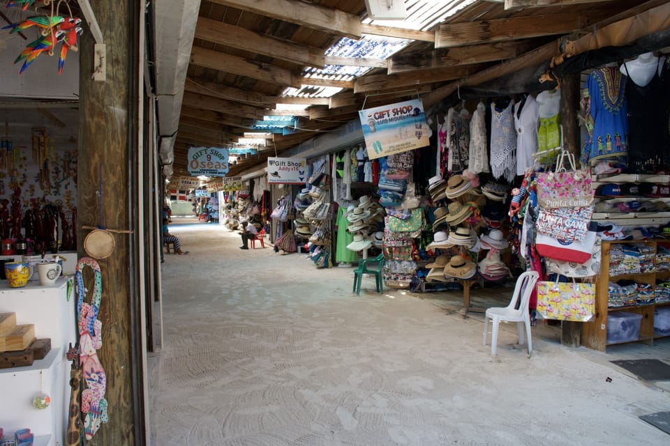 BIBIJAGUA SHOPPING PLAZA 