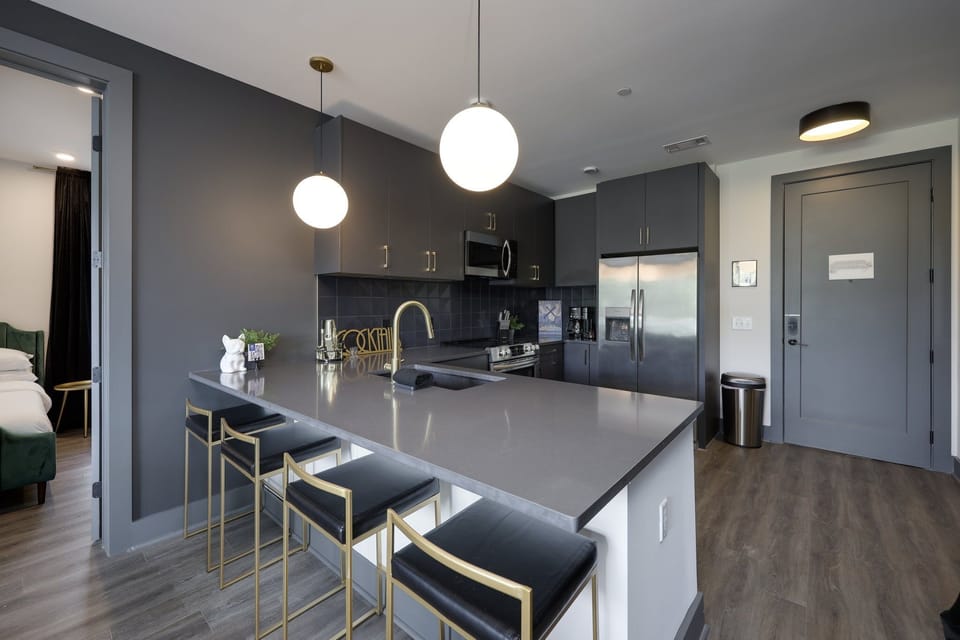 Dining area, kitchen