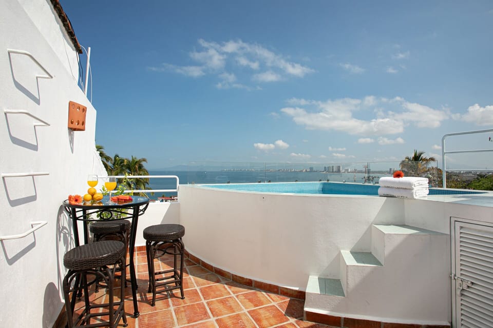 Perfect "breakfast nook". Also has an outdoor shower and bathroom on the terrace