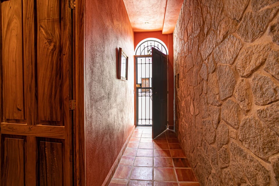 Entrance from calle Miramar