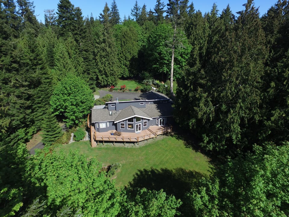 The apartment is in the bottom left of the house. 