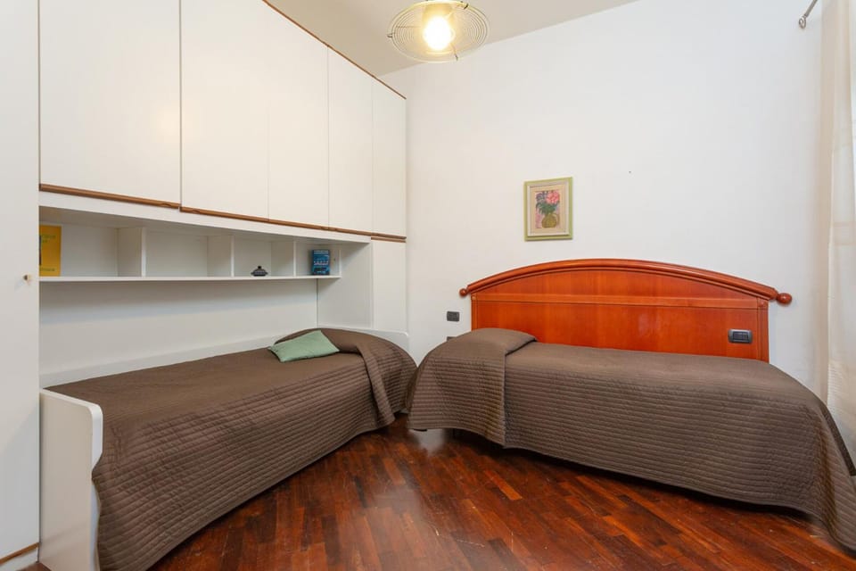 A two singles bedroom