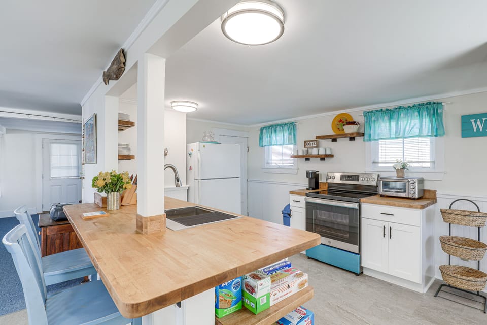 Kitchen | Keurig Coffee Maker | Cooking Basics | Toaster Oven | 1st Floor