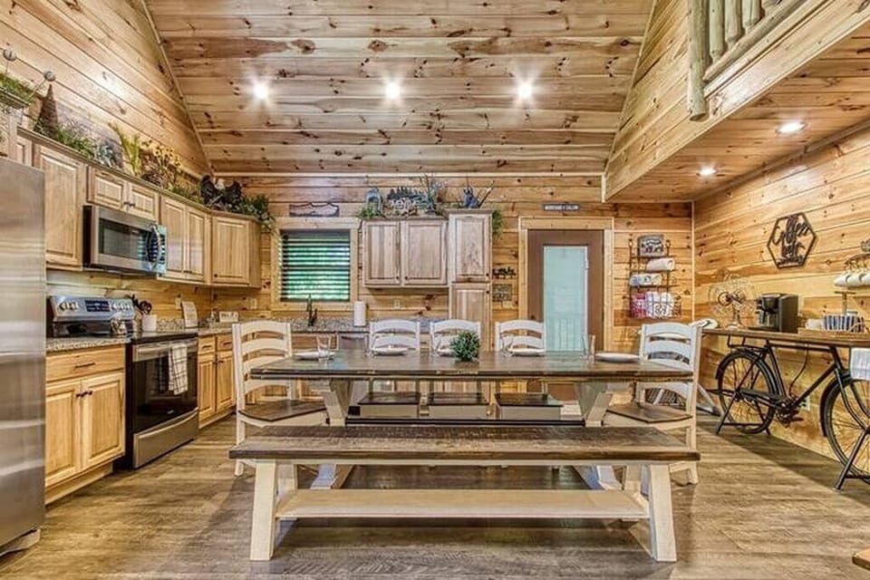 Soaring Eagle's inviting dining area