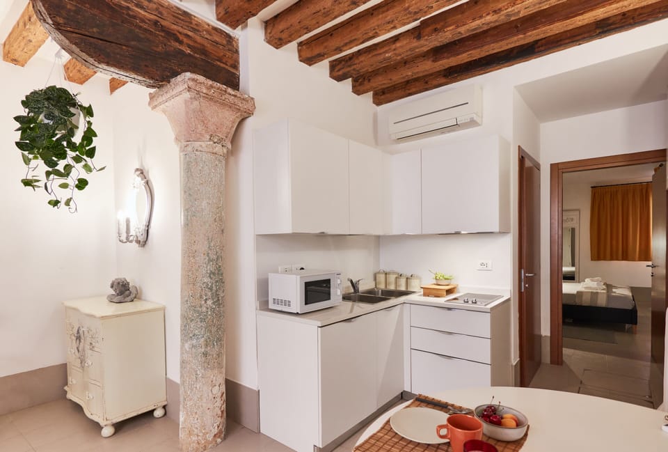 Fully equipped kitchen area